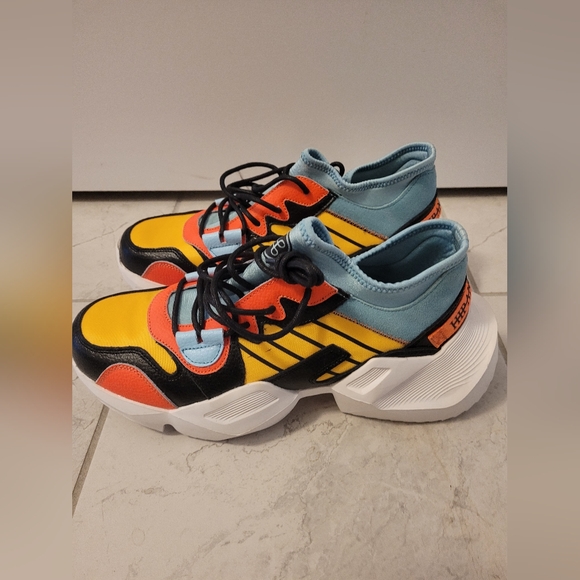 Hip and bone wave trainer pastel sky, size 11, brand new - Picture 3 of 10